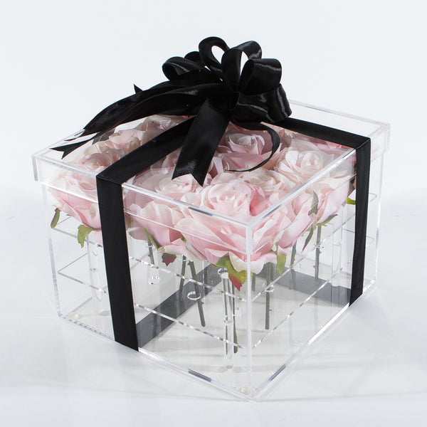 16 Stalks Of Roses In Acrylic Box - Pink